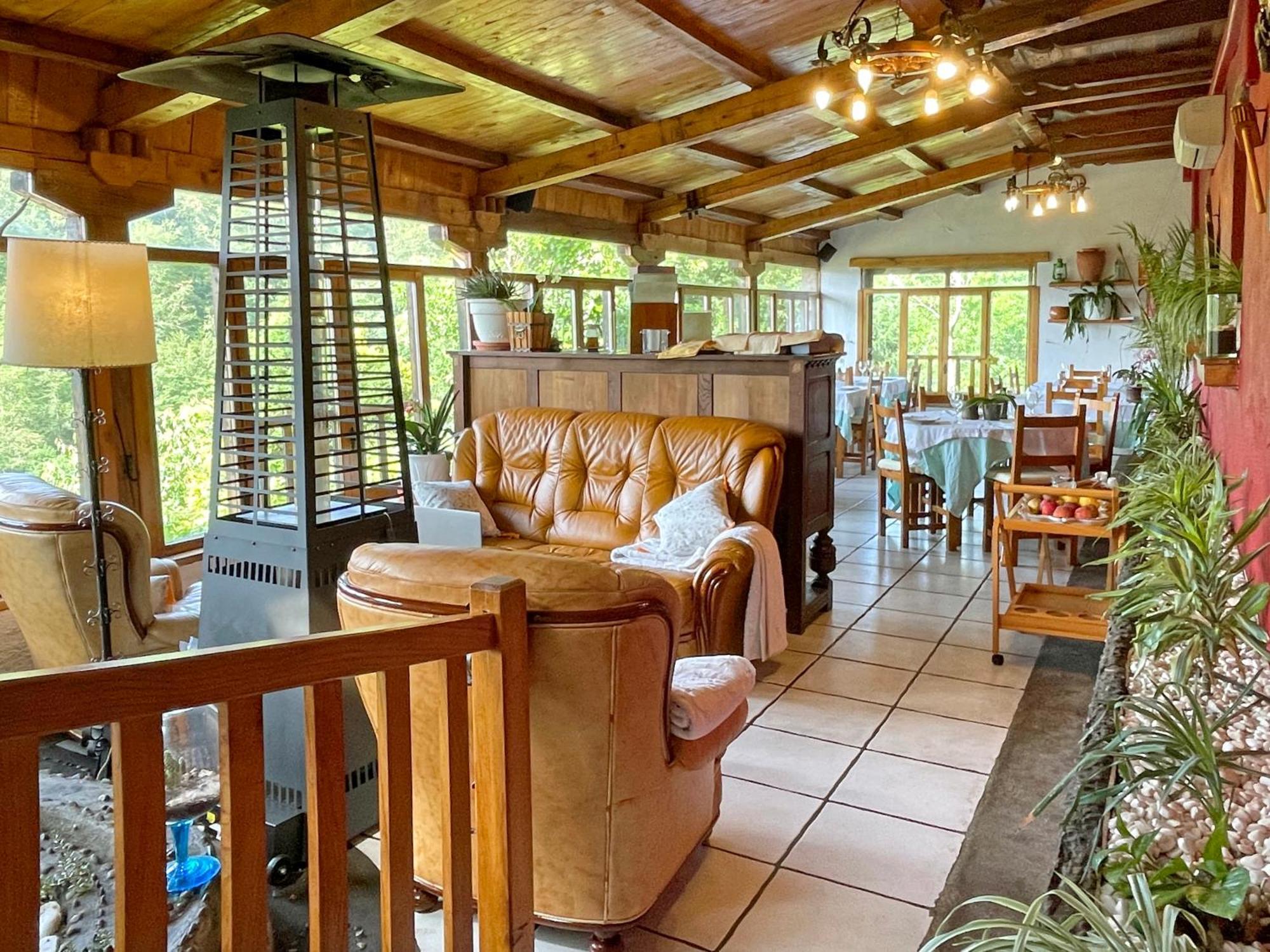 Hotel Peruskenea Jaunsaras Luaran gambar