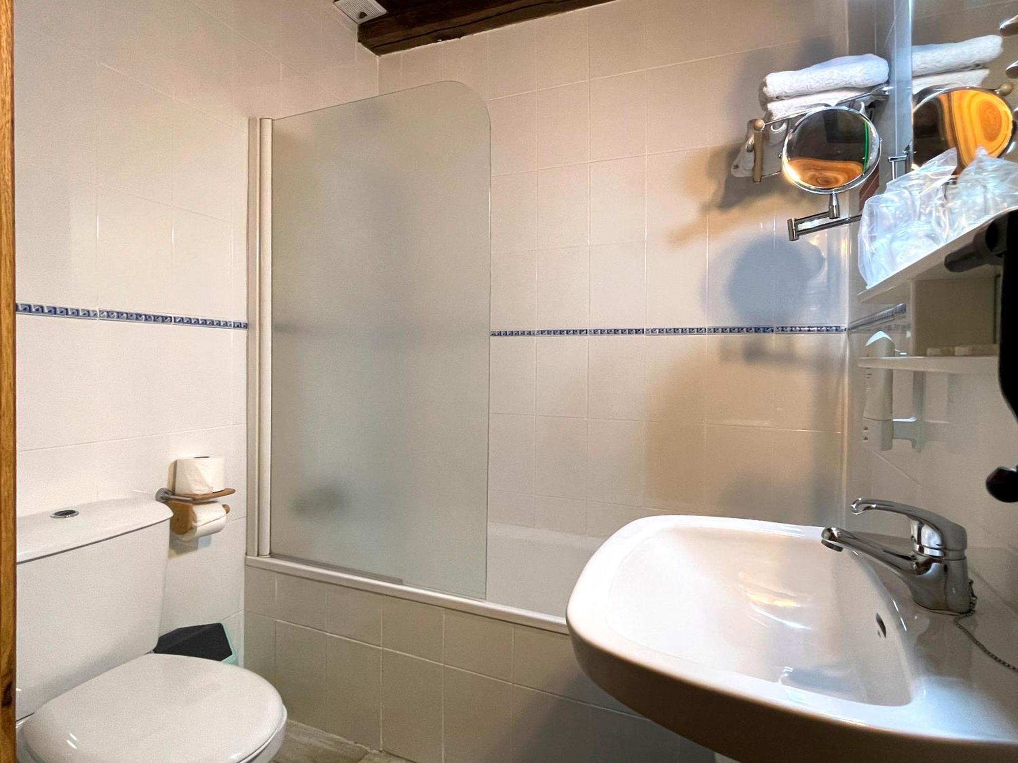 Hotel Peruskenea Jaunsaras Luaran gambar