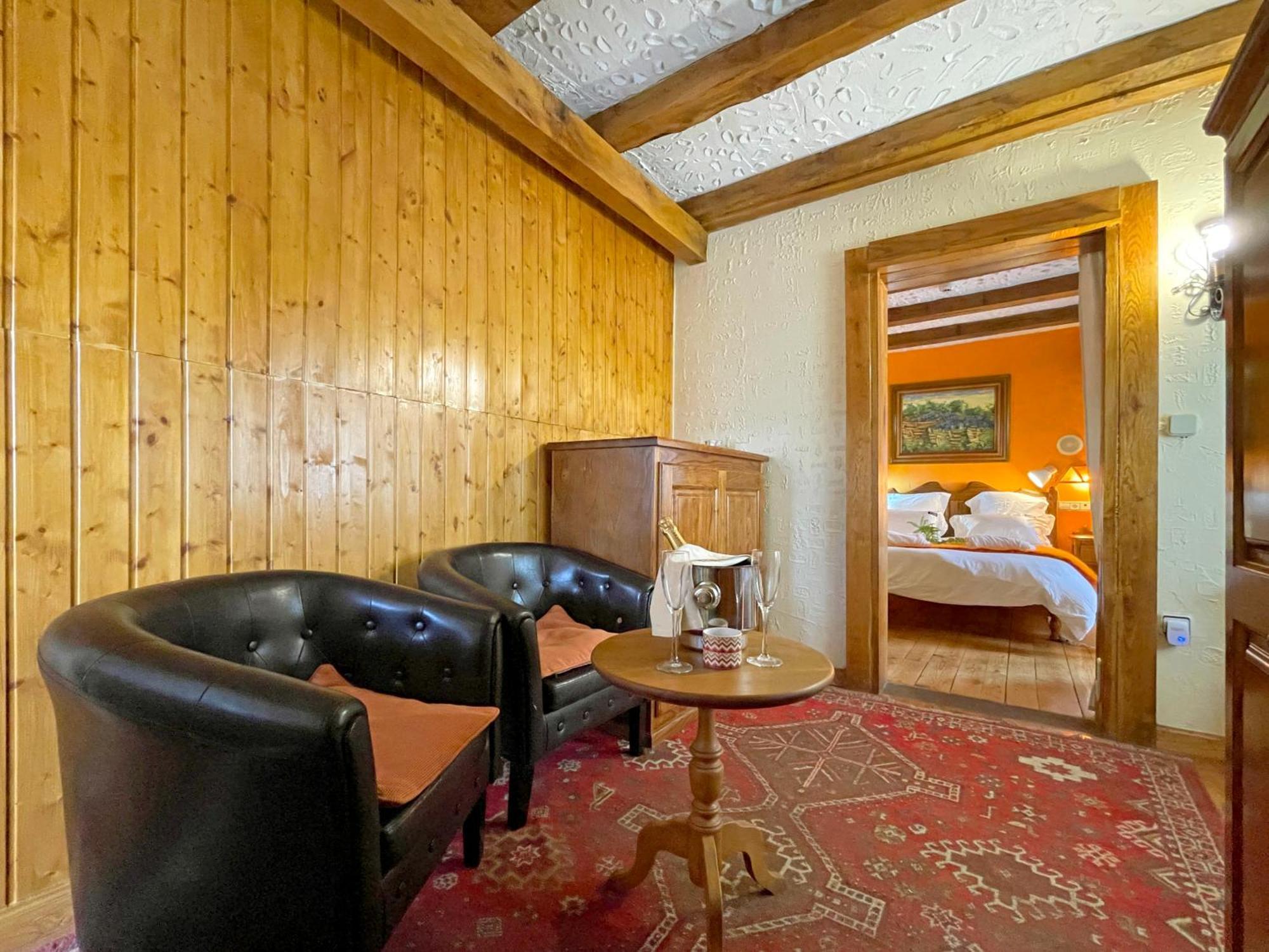 Hotel Peruskenea Jaunsaras Luaran gambar