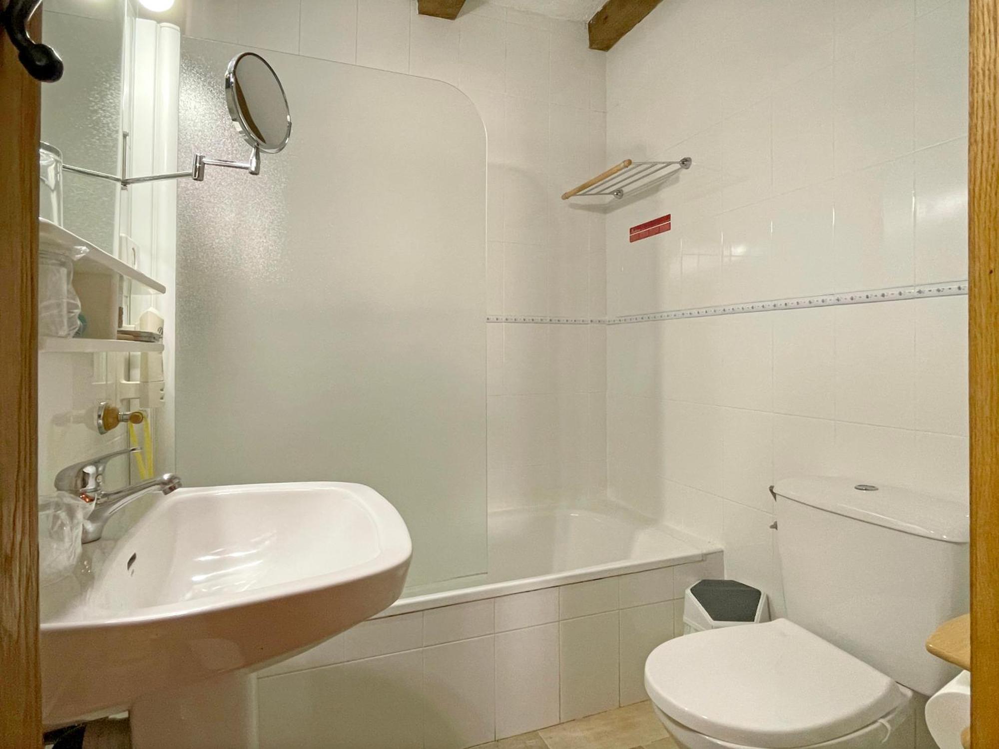 Hotel Peruskenea Jaunsaras Luaran gambar