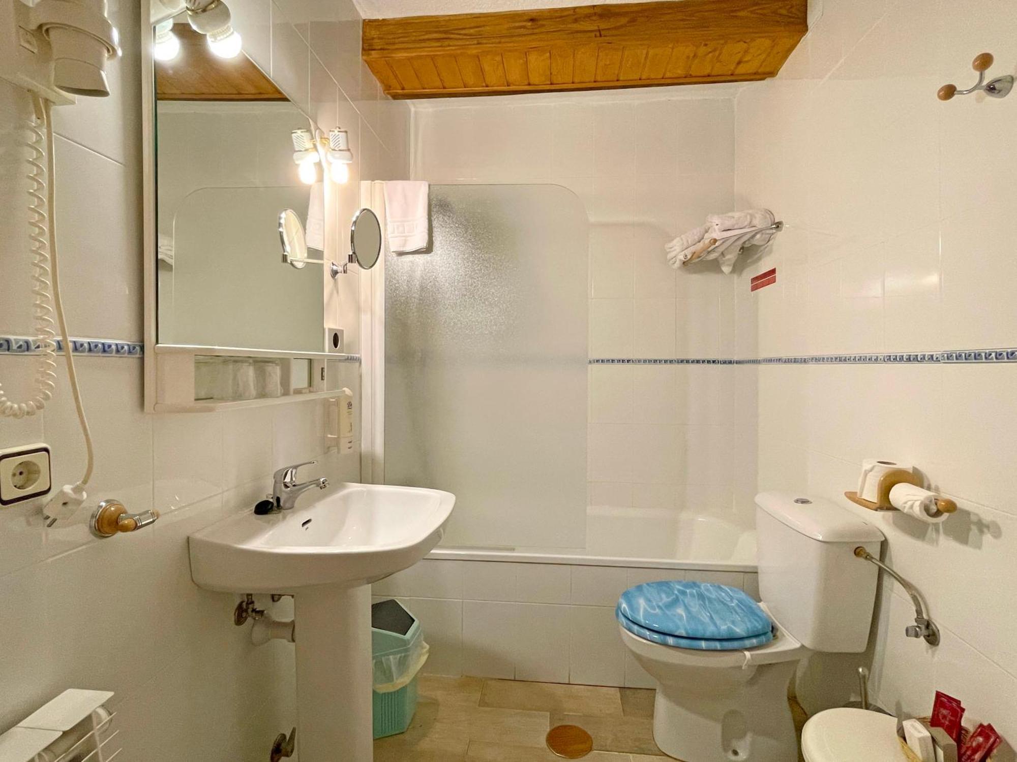 Hotel Peruskenea Jaunsaras Luaran gambar