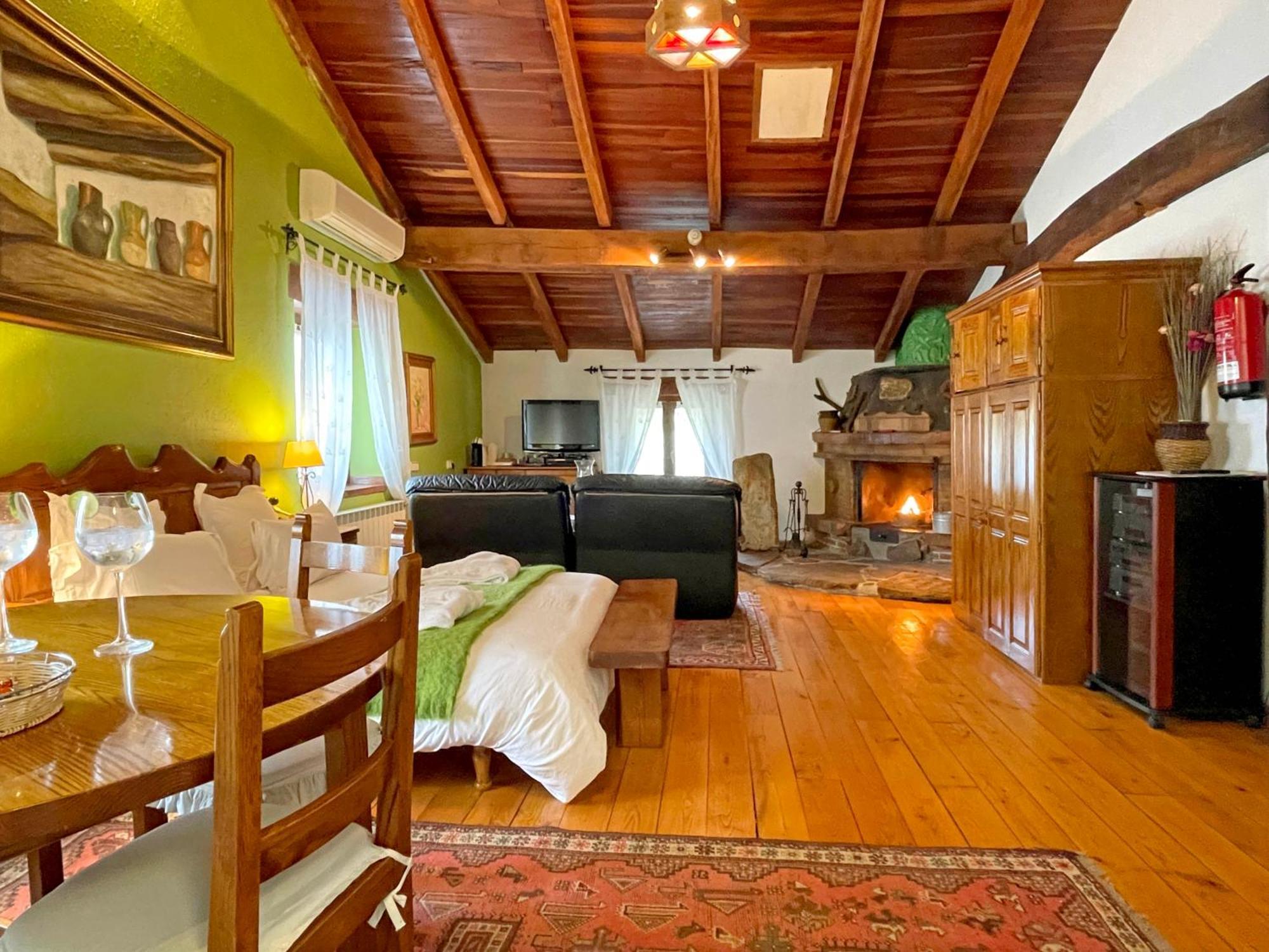 Hotel Peruskenea Jaunsaras Luaran gambar