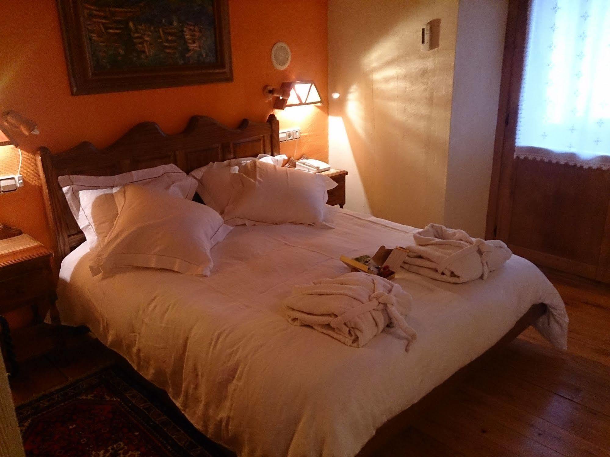 Hotel Peruskenea Jaunsaras Luaran gambar